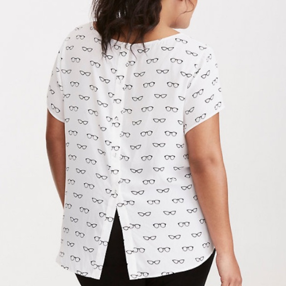 TORRID EYEGLASSES GEORGETTE BUTTON BACK BLOUSE